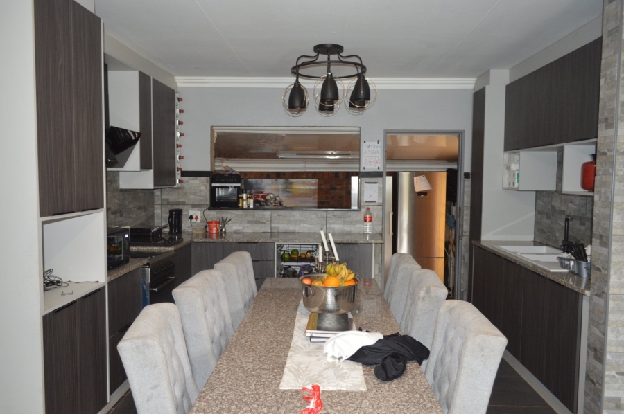 3 Bedroom Property for Sale in Flamwood North West